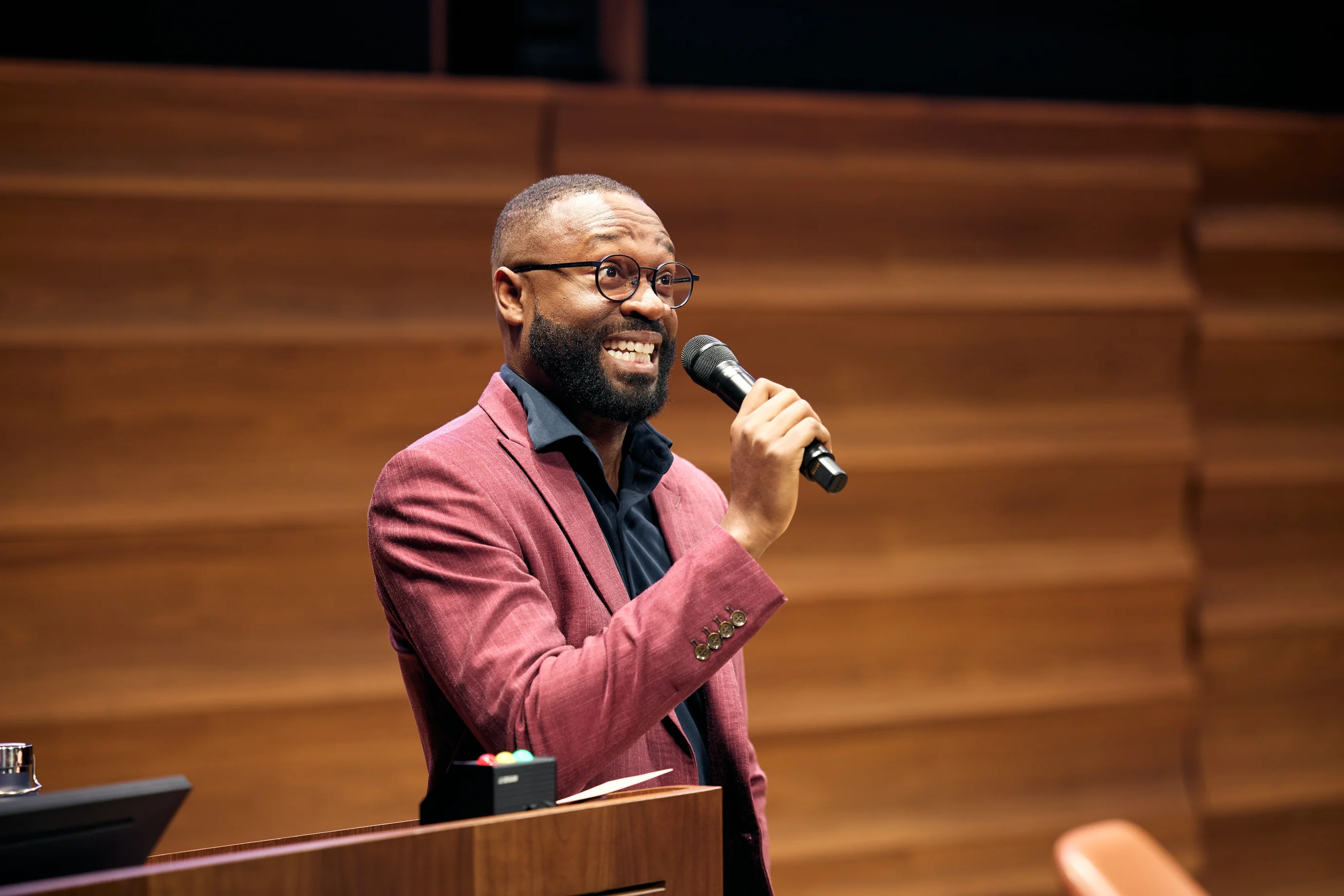 Dr. DuPont speaking at JHU UNICON Conference